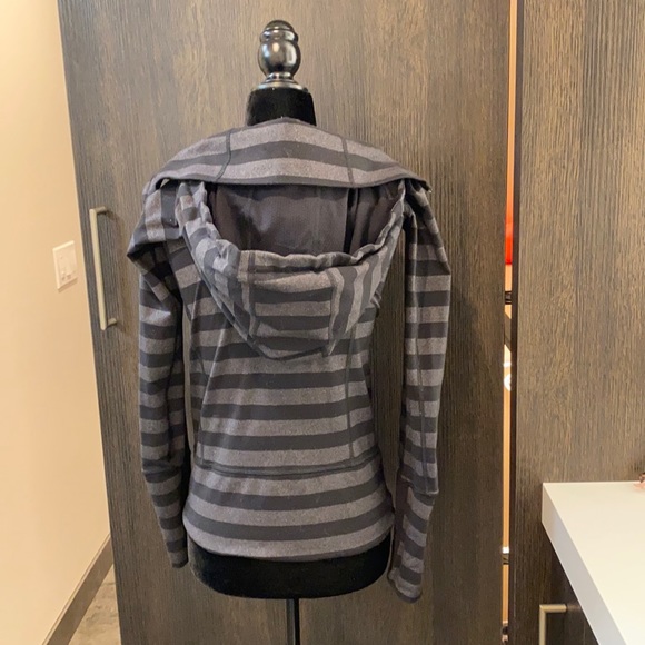 lululemon athletica Gray Striped Jacket - Picture 2 of 2